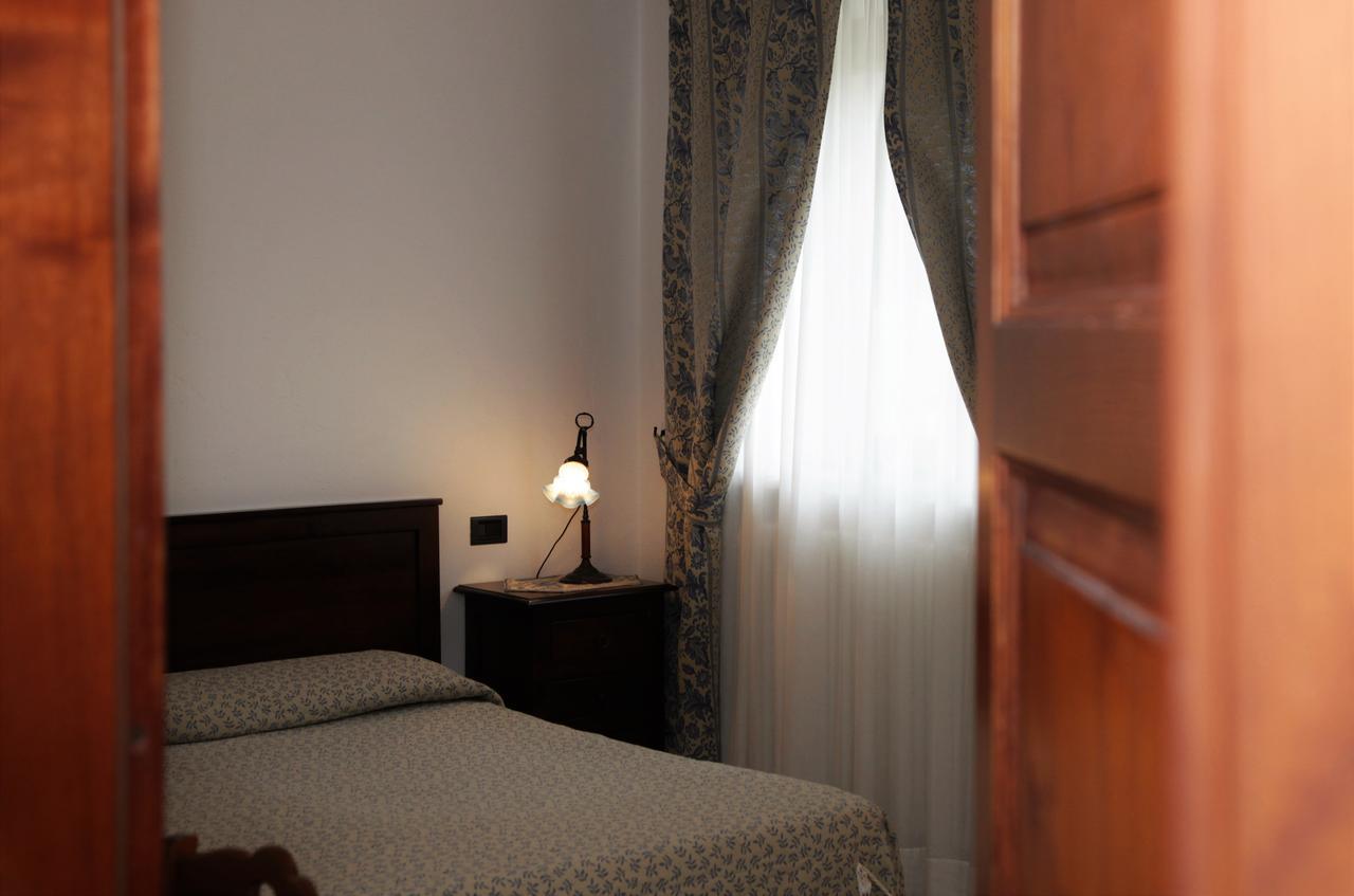 Hotel Il Ghiro Овіндолі Екстер'єр фото